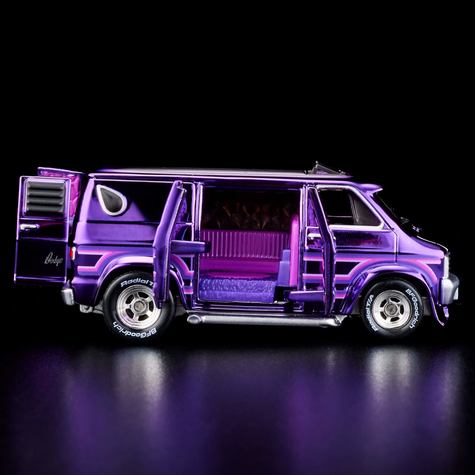 Hot Wheels RLC Exclusive '70s Dodge Tradesman Van