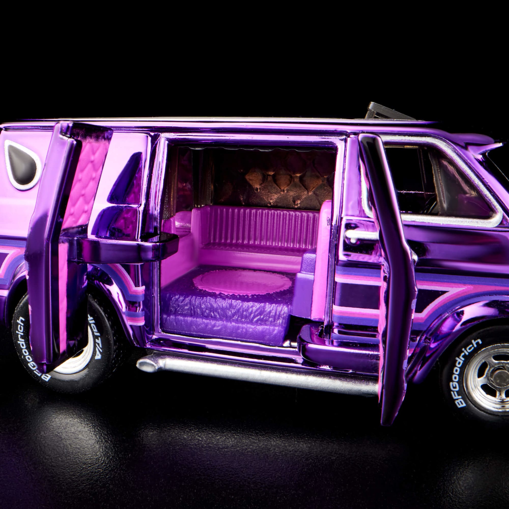 Hot Wheels RLC Exclusive '70s Dodge Tradesman Van