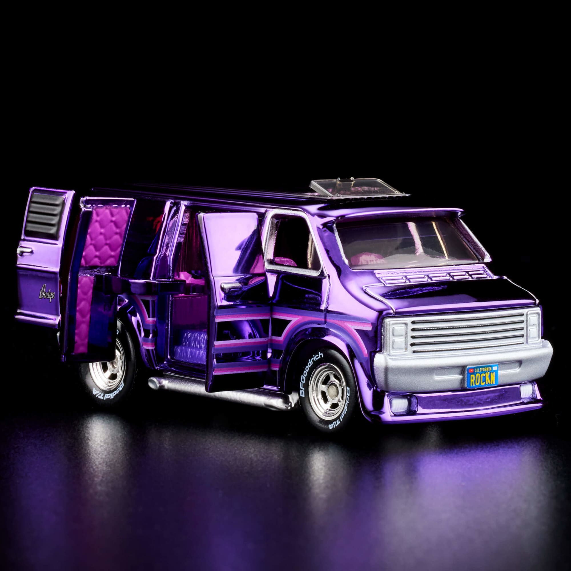 Hot Wheels RLC Exclusive '70s Dodge Tradesman Van