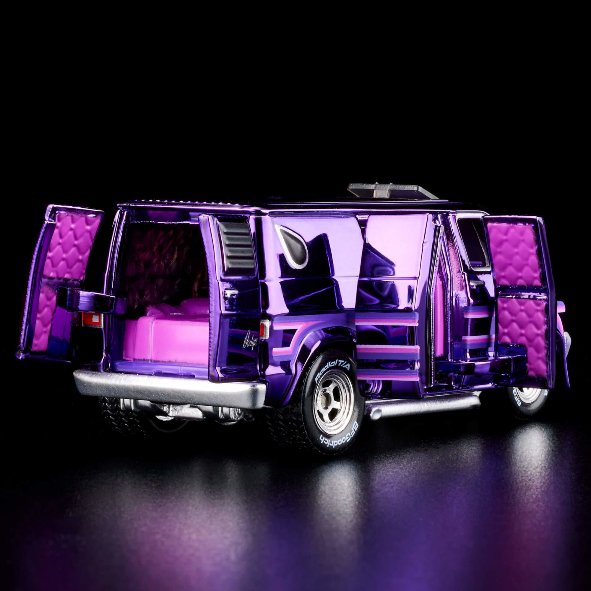 Hot Wheels RLC Exclusive '70s Dodge Tradesman Van